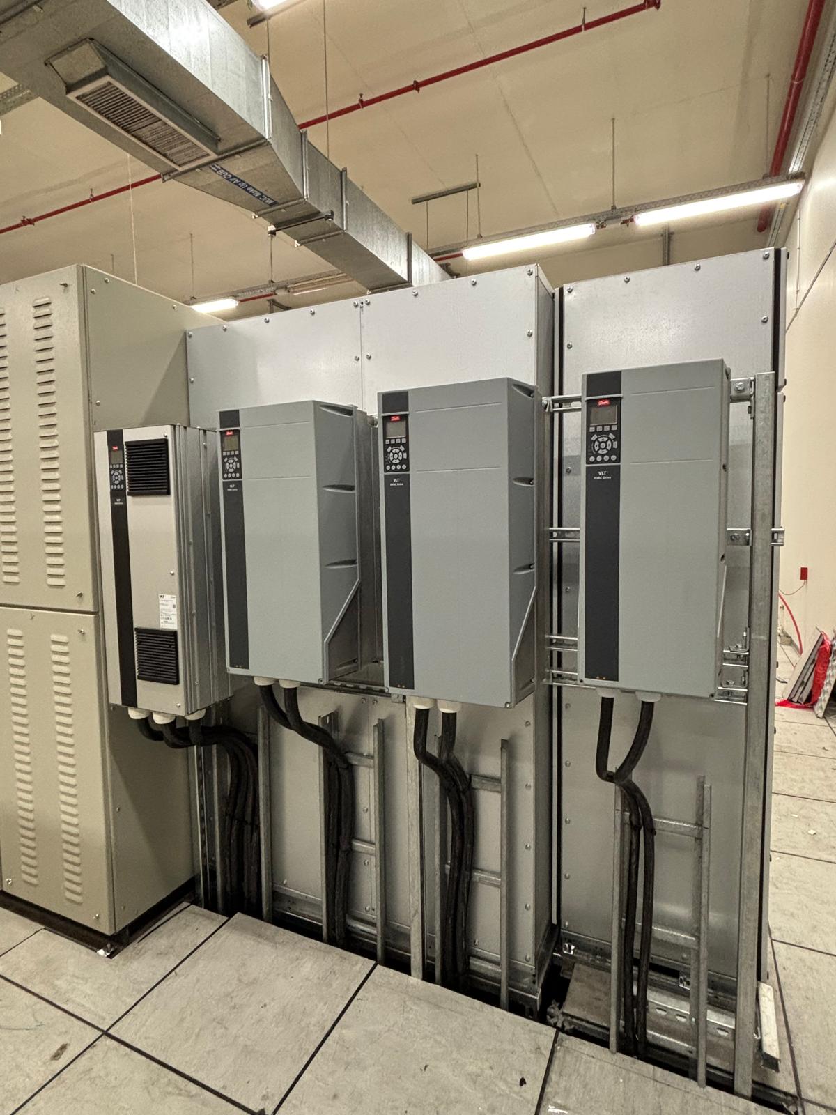 כוננים Danfoss VFD